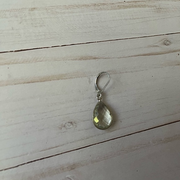 Set of two crystal drop earrings - Picture 4 of 5